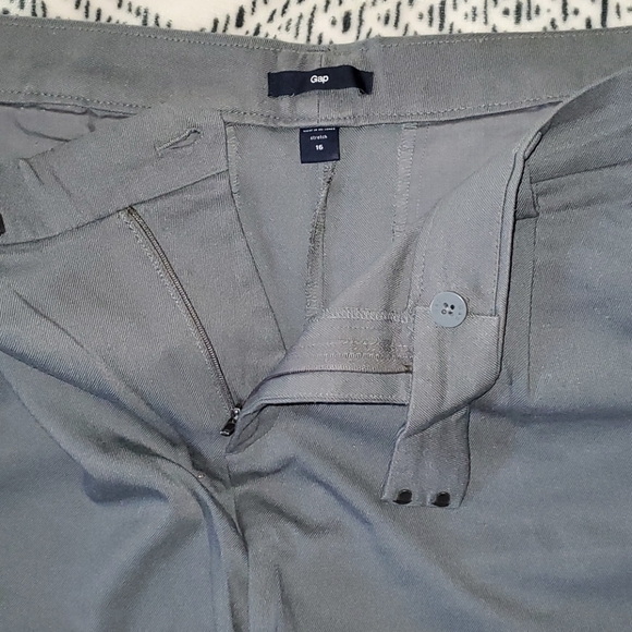 Gap green shorts - Picture 5 of 10
